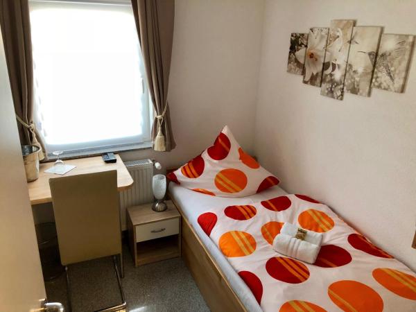 Gästehaus Buonanotte 2 : photo 4 de la chambre chambre simple avec salle de bains commune
