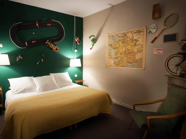 Hotel Auberge des Remparts : photo 1 de la chambre chambre lit king-size standard