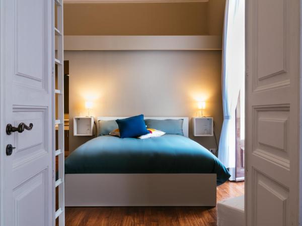 b&b le 4 leggende : photo 3 de la chambre chambre lit king-size avec balcon