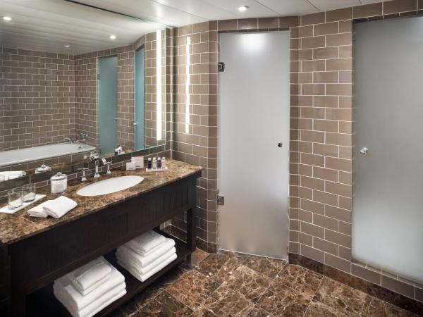 Columbus Hotel Monte-Carlo, Curio Collection by Hilton : photo 3 de la chambre suite lit king-size roseraie