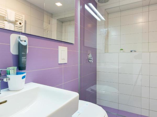 Tia Apartments and Rooms : photo 7 de la chambre chambre lits jumeaux confort