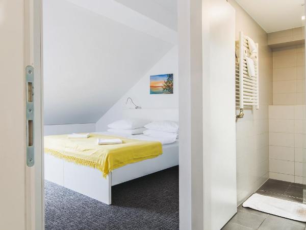 Tia Apartments and Rooms : photo 4 de la chambre chambre lits jumeaux confort