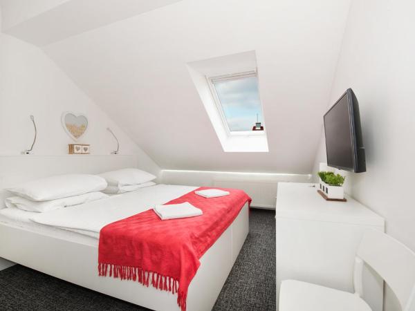 Tia Apartments and Rooms : photo 7 de la chambre chambre lits jumeaux standard