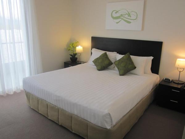 Cairns Private Apartments : photo 3 de la chambre chambre double ou lits jumeaux - vue sur port
