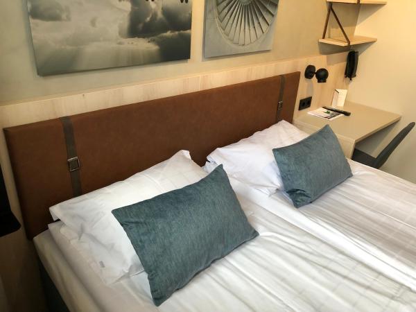 Pilot Airport Hotel : photo 4 de la chambre chambre double standard