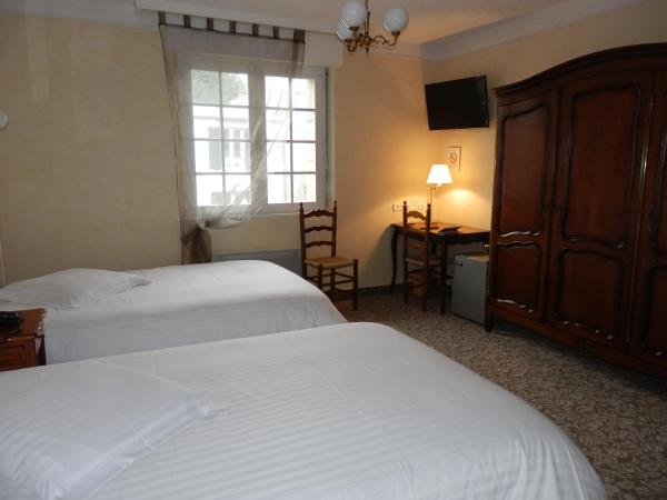 Logis Hotel De La Corniche : photo 3 de la chambre chambre lits jumeaux