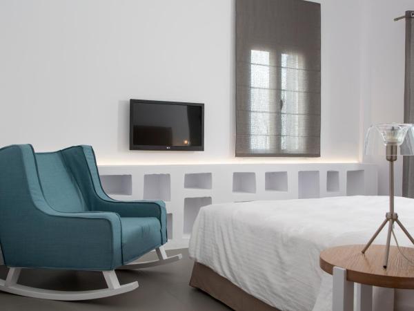 Loizos Stylish Residences : photo 3 de la chambre chambre exclusive avec jacuzzi extérieur