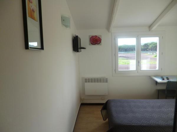 Hôtel le Calypso : photo 2 de la chambre chambre simple