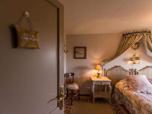 Chambres d'hotes Saint Malo La Barbinais Bed&Breaksfast : photo 1 de la chambre chambre double avec salle de bains privative