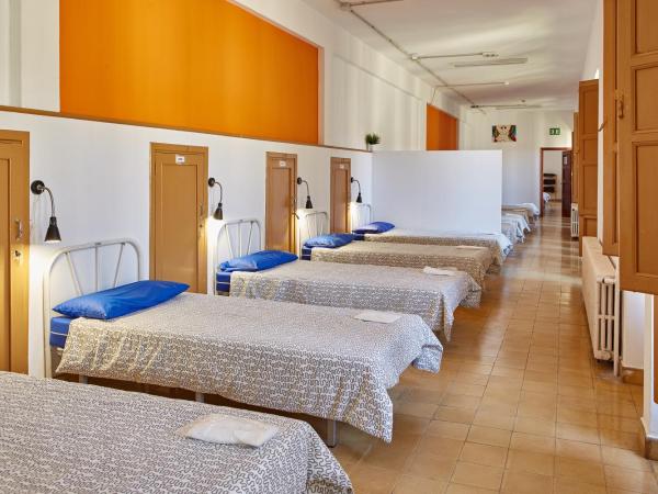 Albergue Seminario Menor : photo 5 de la chambre lit simple dans dortoir mixte