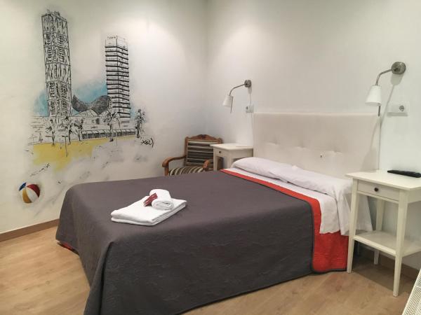 Hostal Portugal : photo 4 de la chambre chambre double