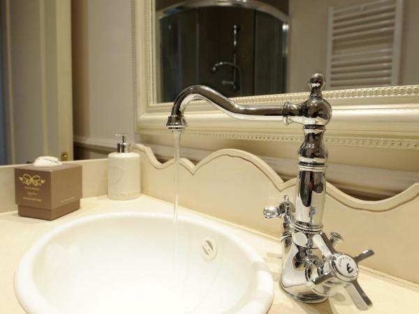 La Garçonniere-Suite in Salerno centro : photo 9 de la chambre suite