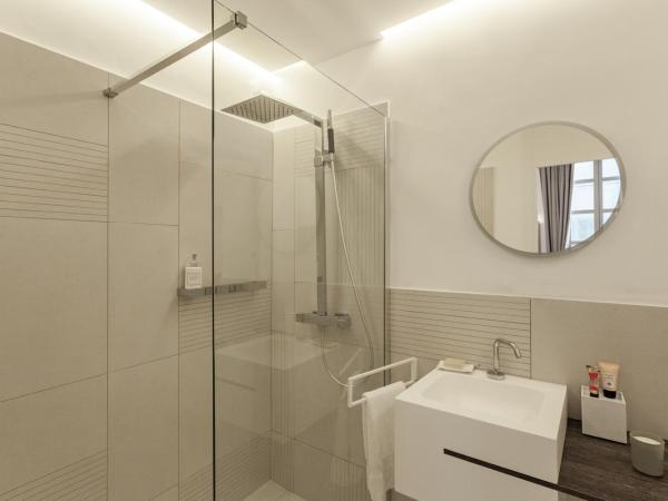 Maison Du Collectionneur : photo 9 de la chambre chambre double deluxe avec douche