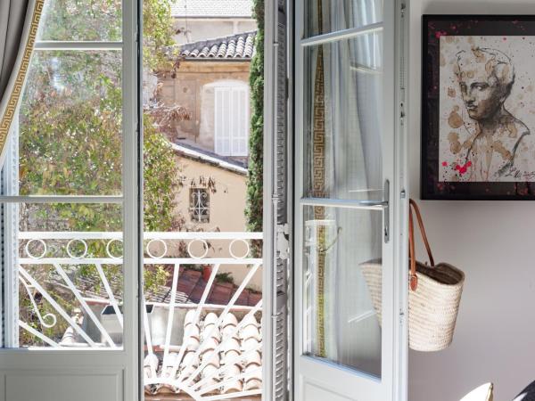 Maison Du Collectionneur : photo 6 de la chambre chambre double deluxe avec baignoire