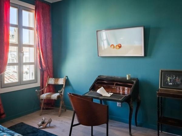 Maison Du Collectionneur : photo 3 de la chambre chambre double deluxe avec baignoire