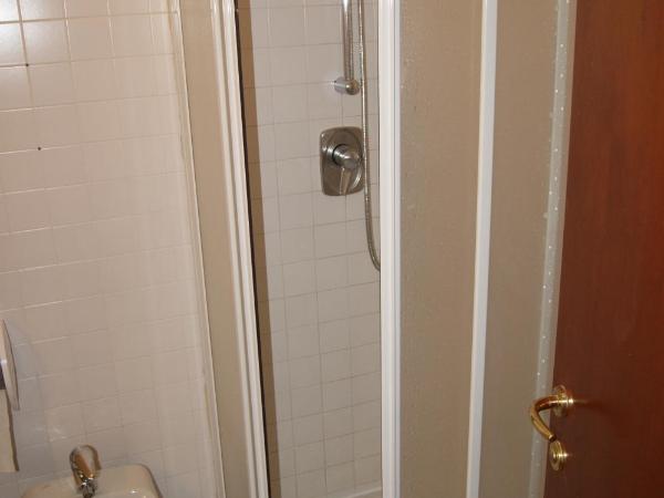 Hotel Il Moro di Venezia : photo 3 de la chambre chambre double avec salle de bains privative extérieure