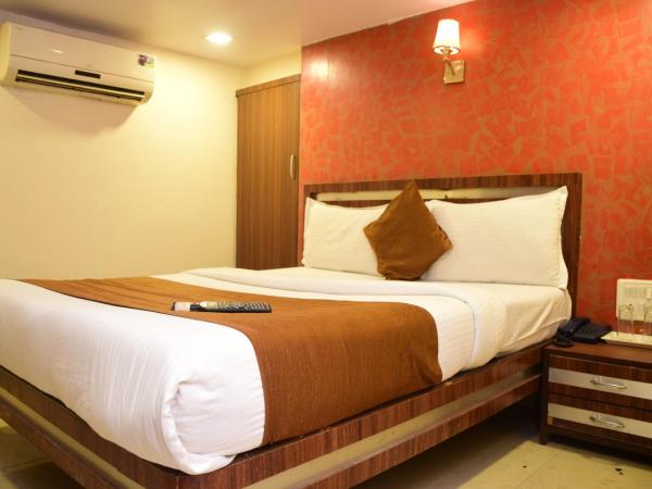 Hotel K.C Residency : photo 1 de la chambre chambre deluxe double ou lits jumeaux