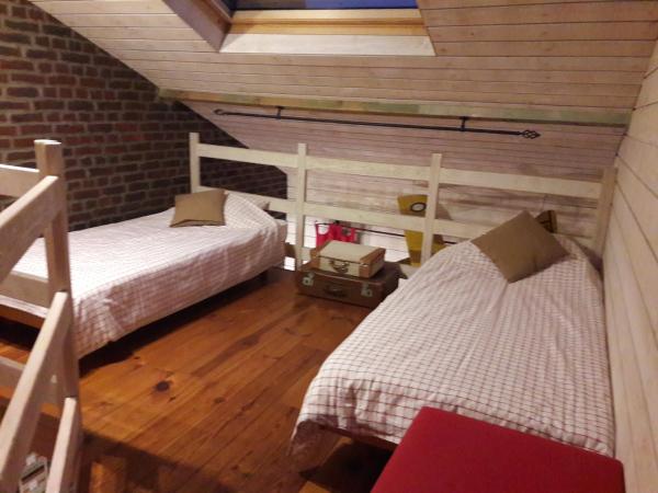 B&B Le Bonimenteur : photo 8 de la chambre chambre quadruple avec salle de bains privative séparée