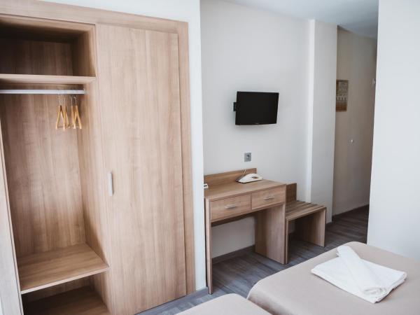 Hotel Celymar : photo 4 de la chambre chambre double ou lits jumeaux