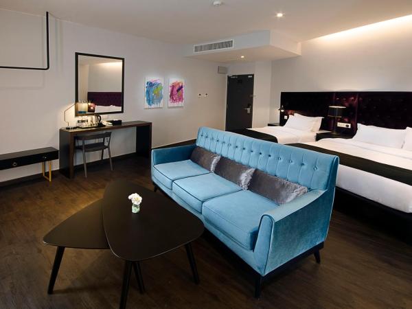 Palm Hotel Ipoh : photo 3 de la chambre chambre familiale avec salon