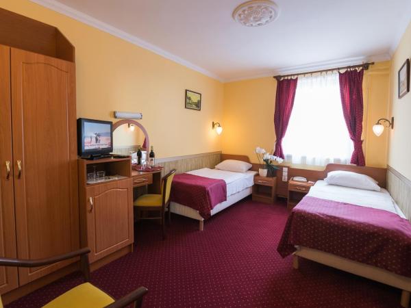 Hotel Korona Wellness, Rendezvény és Borszálloda : photo 3 de la chambre chambre double ou lits jumeaux classique