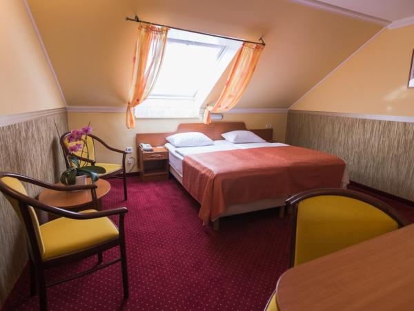Hotel Korona Wellness, Rendezvény és Borszálloda : photo 1 de la chambre appartement 2 chambres