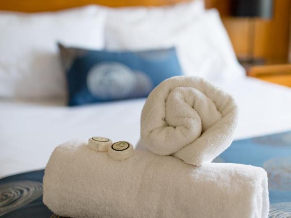 Cullen Bay Resorts : photo 4 de la chambre standard hotel room includes free parking & wifi