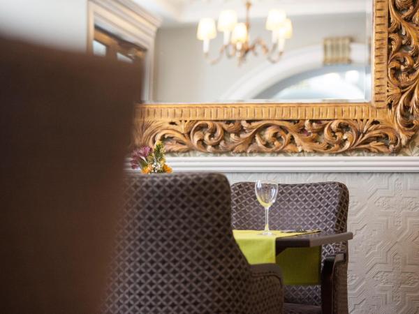 Club House Hotel Kilkenny : photo 1 de la chambre chambre double avec lit d'appoint
