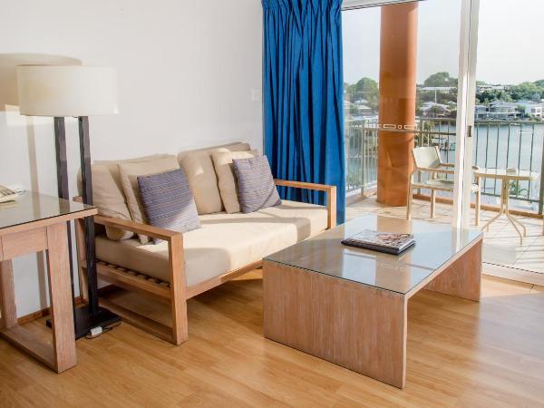 Cullen Bay Resorts : photo 1 de la chambre standard one bedroom apartment water view includes free parking & wifi