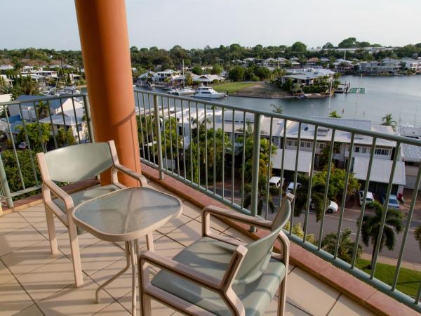 Cullen Bay Resorts : photo 4 de la chambre standard two bedroom apartment water views includes free parking & wifi