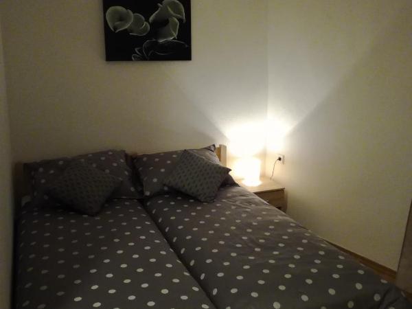 Guest House Kvartin : photo 1 de la chambre chambre double deluxe avec balcon - vue sur mer