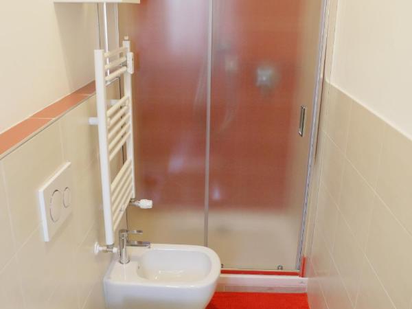 SoleLuna Fiera 6 Rooms : photo 9 de la chambre chambre double avec salle de bains privative