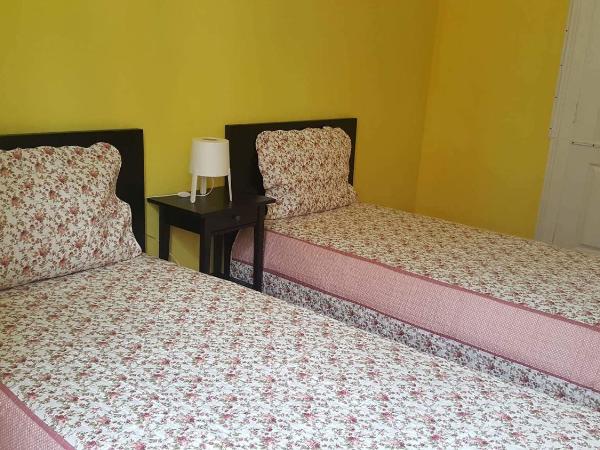 Cenário Catita Hostel : photo 5 de la chambre chambre lits jumeaux avec toilettes communes