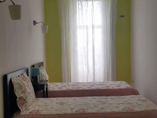 Cenário Catita Hostel : photo 1 de la chambre chambre lits jumeaux avec salle de bains