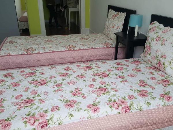 Cenário Catita Hostel : photo 2 de la chambre chambre lits jumeaux avec salle de bains