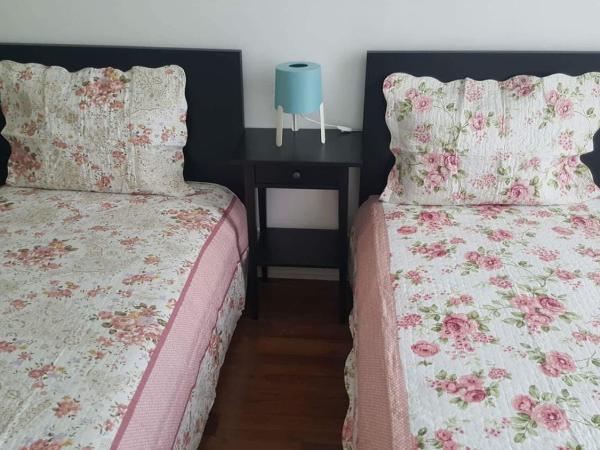 Cenário Catita Hostel : photo 3 de la chambre chambre lits jumeaux avec salle de bains