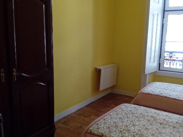 Cenário Catita Hostel : photo 2 de la chambre chambre lits jumeaux avec toilettes communes