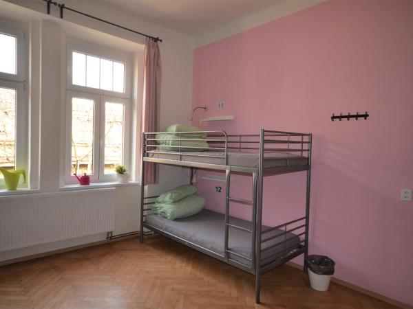 Travel&Joy backpackers : photo 1 de la chambre lit dans dortoir mixte de 6 lits