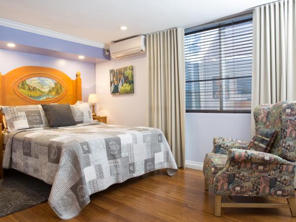 Maison Des Jardins B & B : photo 6 de la chambre chambre lit queen-size standard avec salle de bains privative