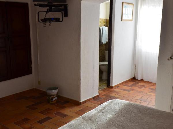 La Pierrerie : photo 4 de la chambre chambre double avec douche