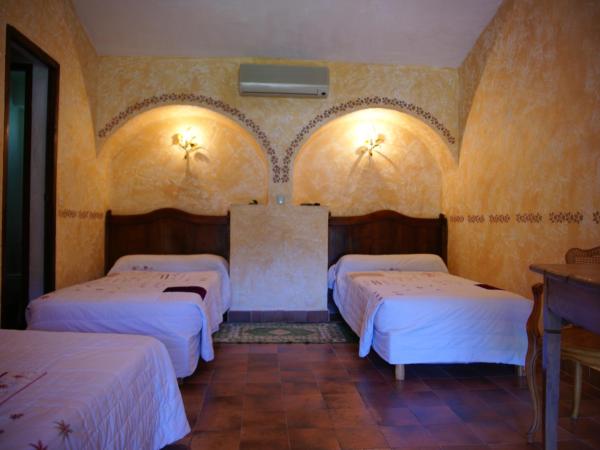 La Pierrerie : photo 2 de la chambre chambre triple