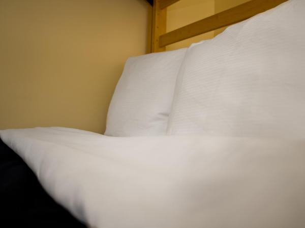 HI Chicago Hostel : photo 7 de la chambre chambre avec lits jumeau et double superposés