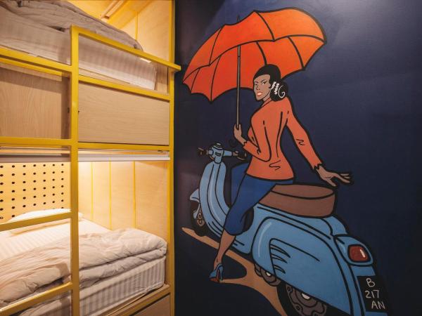 Konko Hostel Jakarta : photo 1 de la chambre chambre lits jumeaux avec toilettes communes