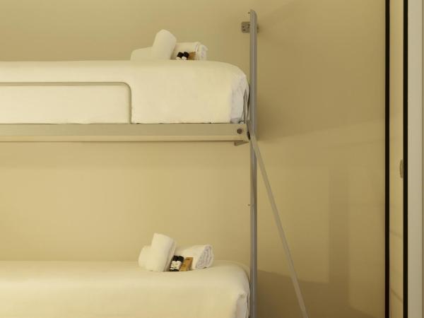 ICON Embassy : photo 3 de la chambre chambre quadruple (4 adultes)