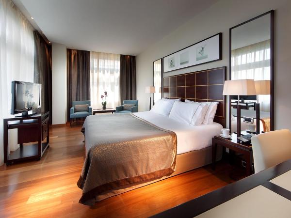 Eurostars Grand Marina Hotel GL : photo 3 de la chambre chambre deluxe double ou lits jumeaux
