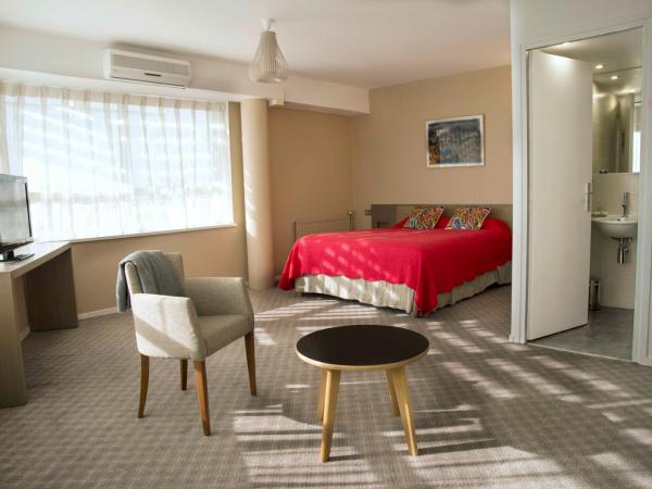 Hotel Biarritz Atlantique - Lycée Hotelier - Management School : photo 5 de la chambre chambre double - vue sur montagne