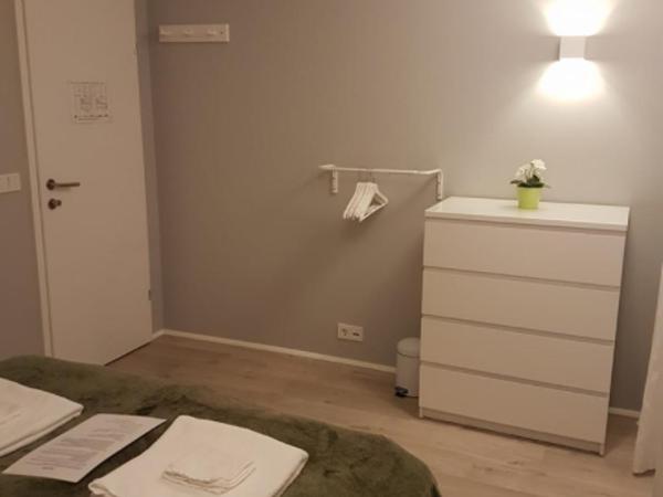 Ubak Guesthouse : photo 2 de la chambre chambre double avec salle de bains commune