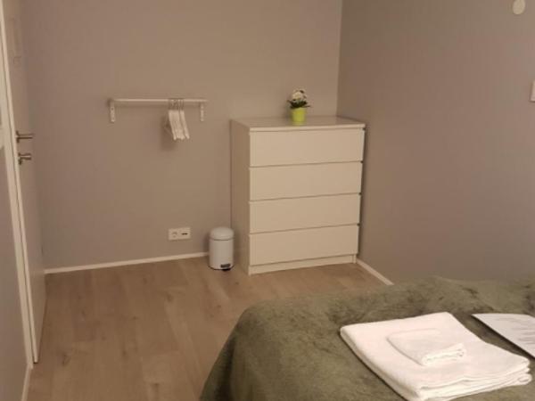 Ubak Guesthouse : photo 2 de la chambre chambre double avec salle de bains commune