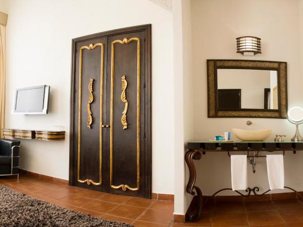 Hotel Herencia By Hosting House : photo 6 de la chambre chambre lits jumeaux