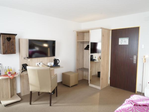 Hotel Edel Weiss : photo 6 de la chambre grande chambre double 